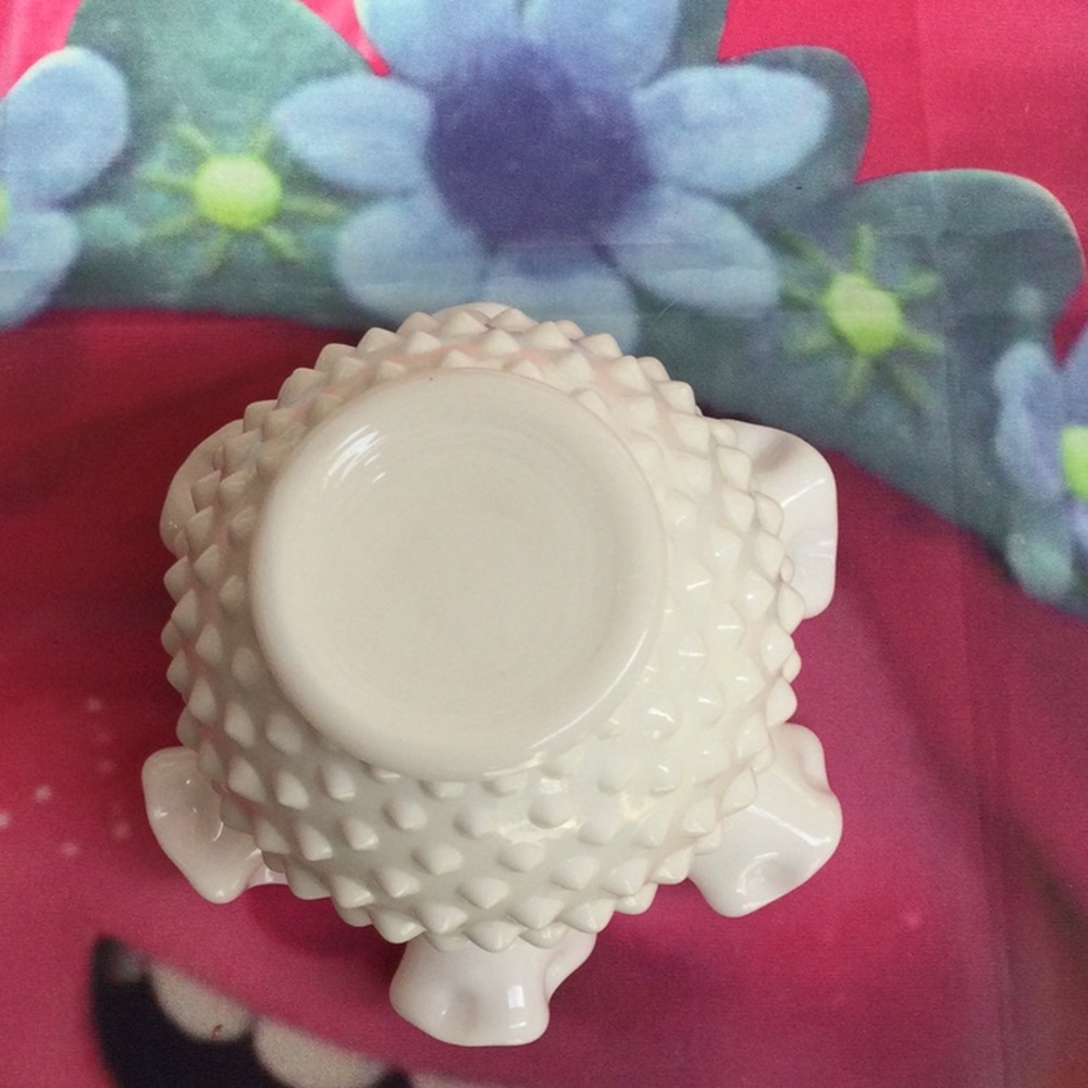 White Hobnail Ruffled Milk Glass Vase - Picture 3 of 6